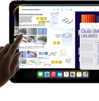 Vista de la funcionalidad Multitarea de iPadOS en un iPad Pro que muestra varias apps funcionando a la vez