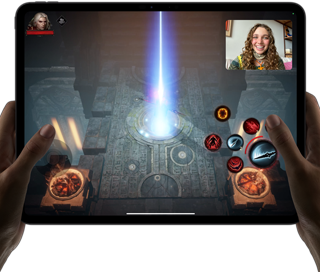 Un iPad Pro muestra un juego de alto rendimiento en Shareplay